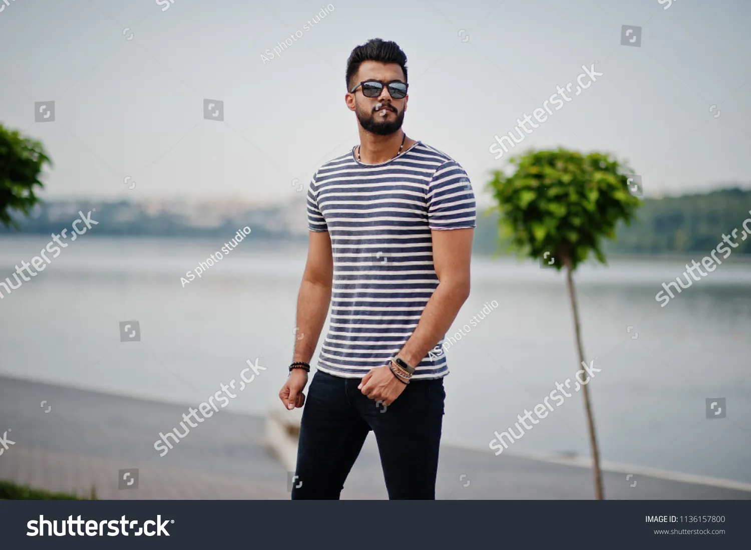 Long Arabian beard